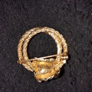 Elegant Gold-Tone Women's Brooch